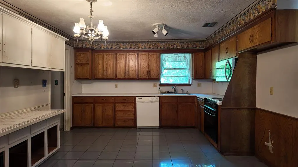Photo 5 — 2713 Hollywood Avenue, Norman, OK 73072