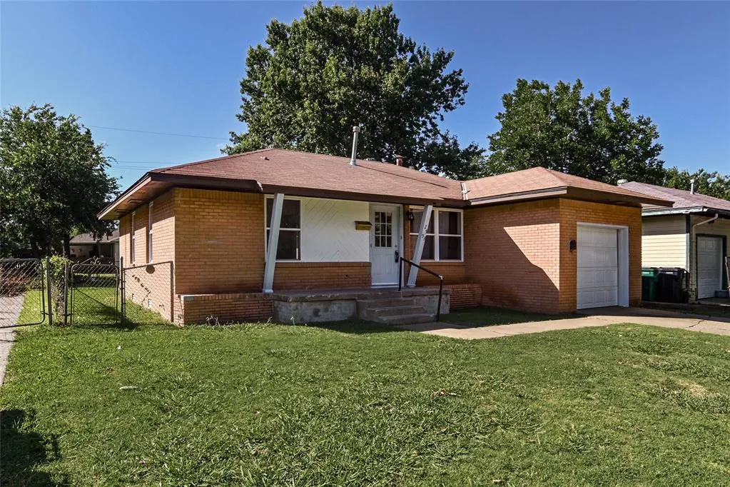 Photo 2 — 2553 SW Murray Drive, Oklahoma City, OK 73119
