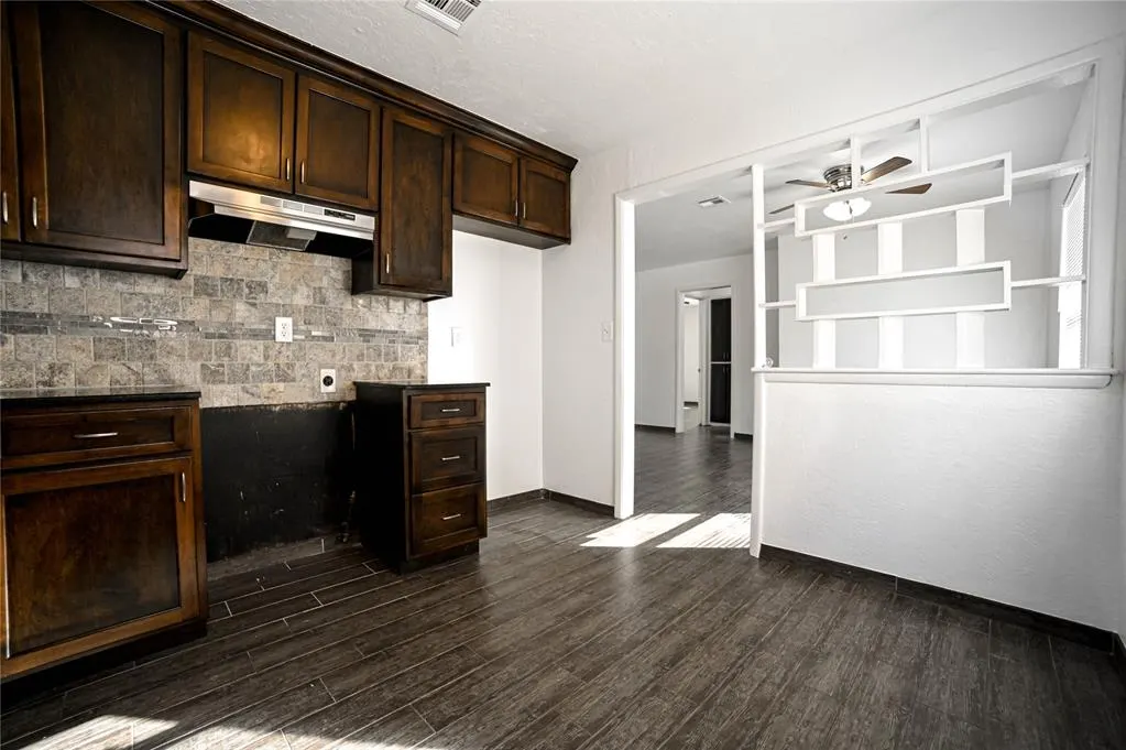 Photo 11 — 2553 SW Murray Drive, Oklahoma City, OK 73119