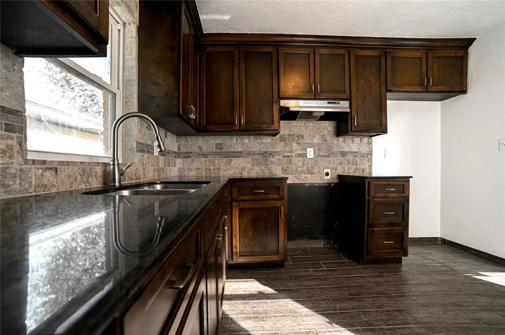 Photo 12 — 2553 SW Murray Drive, Oklahoma City, OK 73119