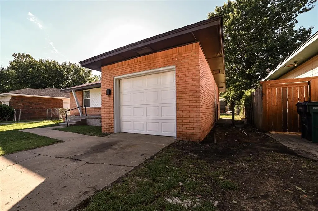 Photo 16 — 2553 SW Murray Drive, Oklahoma City, OK 73119