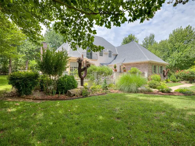 Photo 2 — 1514 Duxsford Court, Edmond, OK 73034
