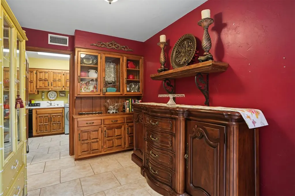 Photo 27 — 124 N Lee Street, Hollis, OK 73550