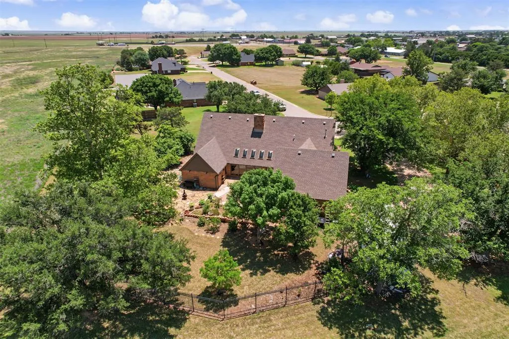 Photo 49 — 124 N Lee Street, Hollis, OK 73550