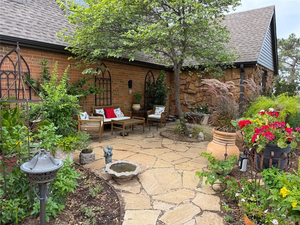 Photo 5 — 124 N Lee Street, Hollis, OK 73550