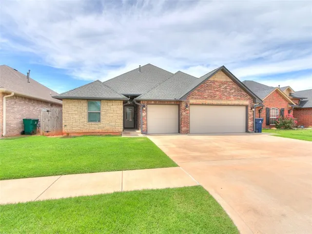 Photo 3 — 12108 SW 17th Street, Yukon, OK 73099