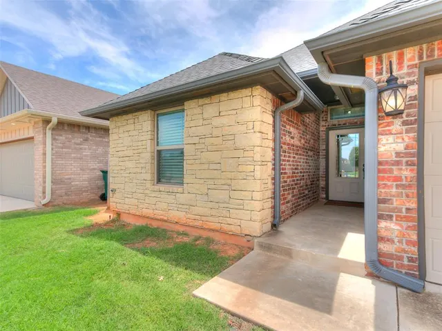 Photo 4 — 12108 SW 17th Street, Yukon, OK 73099