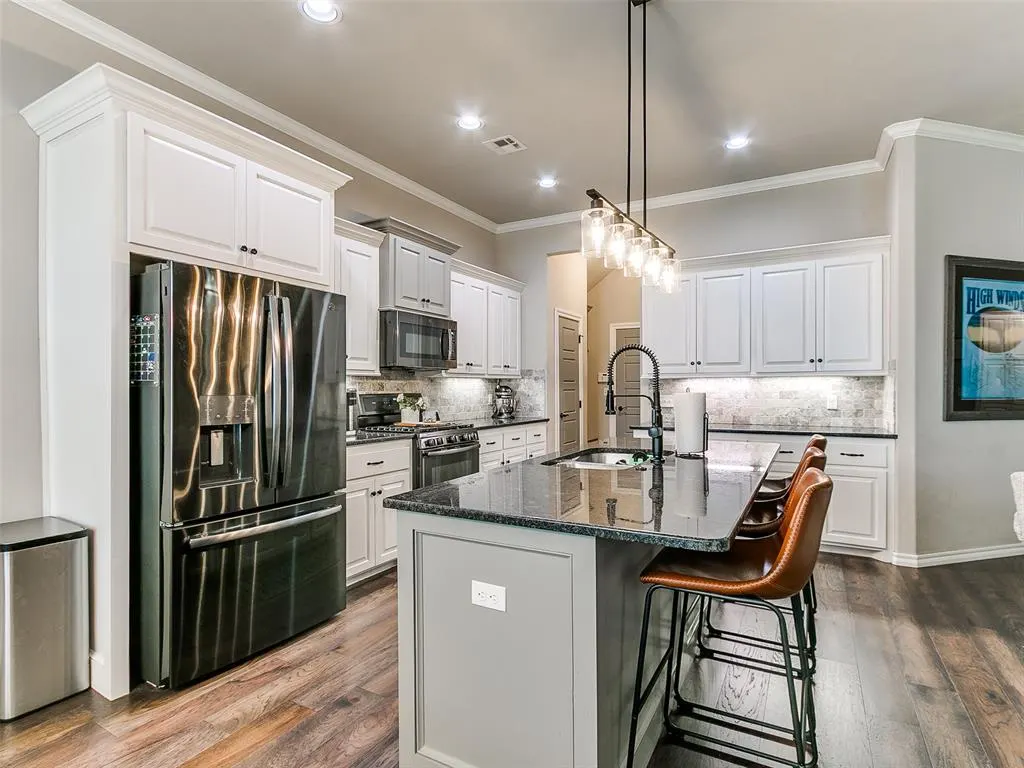 Photo 17 — 12108 SW 17th Street, Yukon, OK 73099