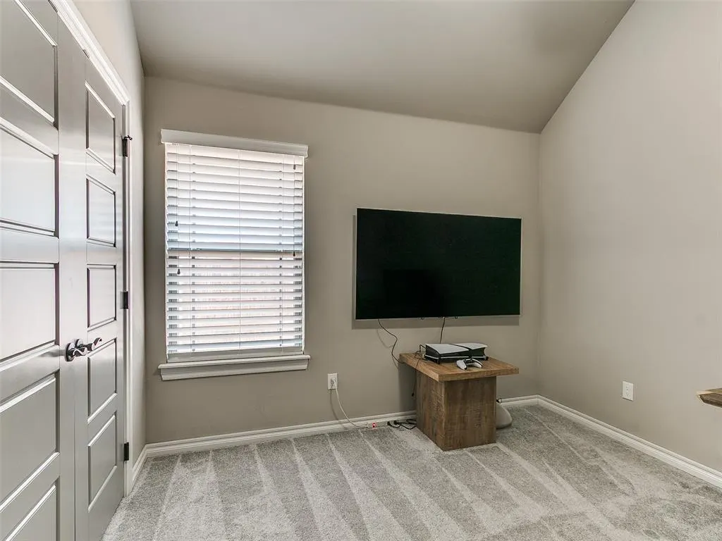 Photo 24 — 12108 SW 17th Street, Yukon, OK 73099
