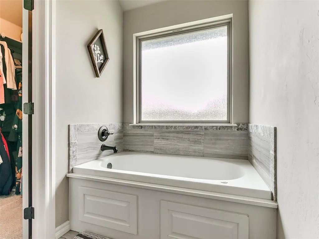 Photo 36 — 12108 SW 17th Street, Yukon, OK 73099