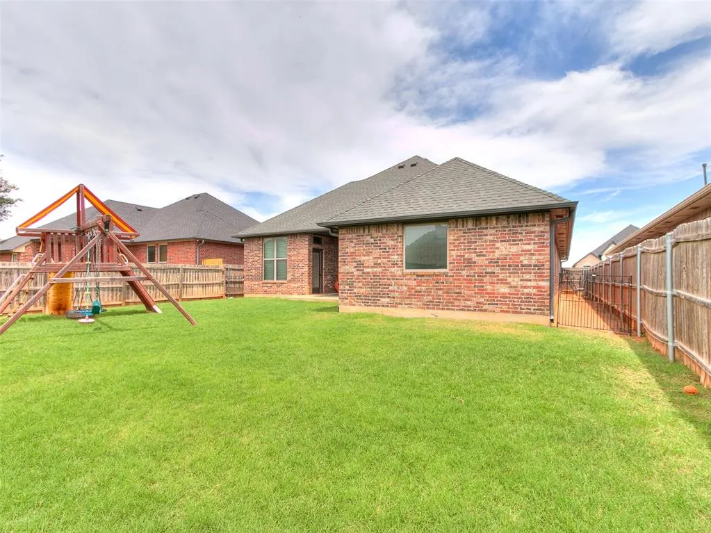 Photo 42 — 12108 SW 17th Street, Yukon, OK 73099