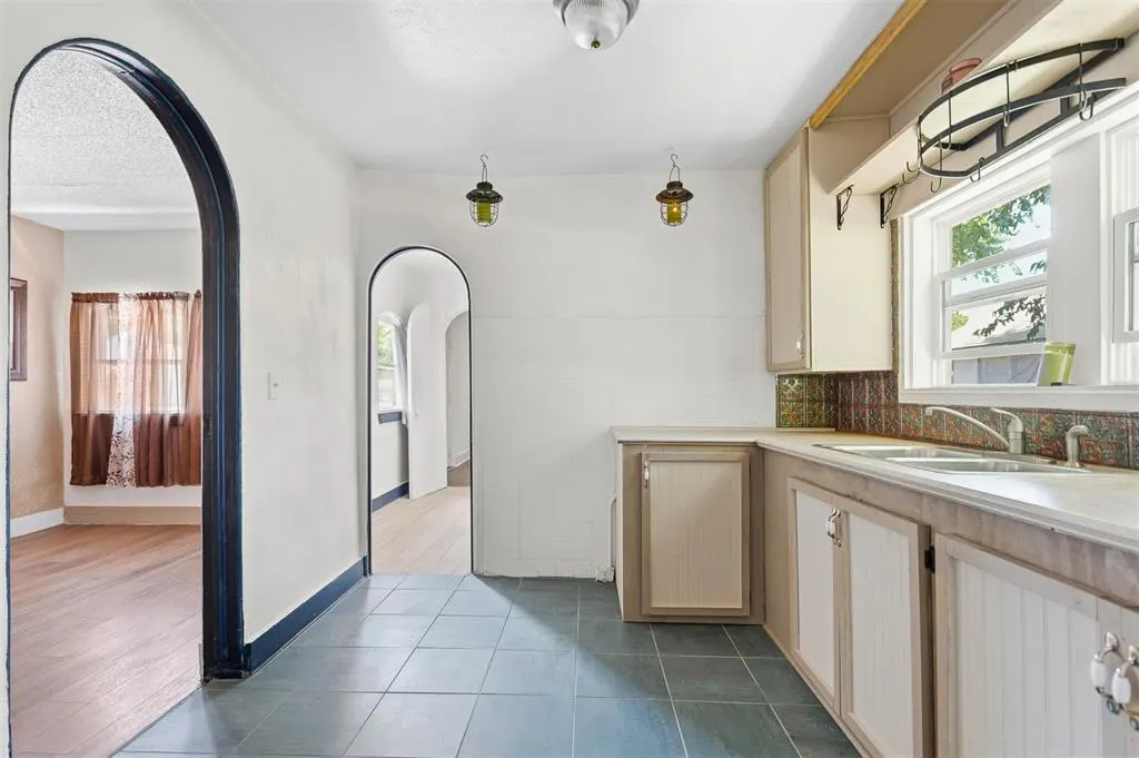 Photo 11 — 202 Sycamore Street, Pauls Valley, OK 73075