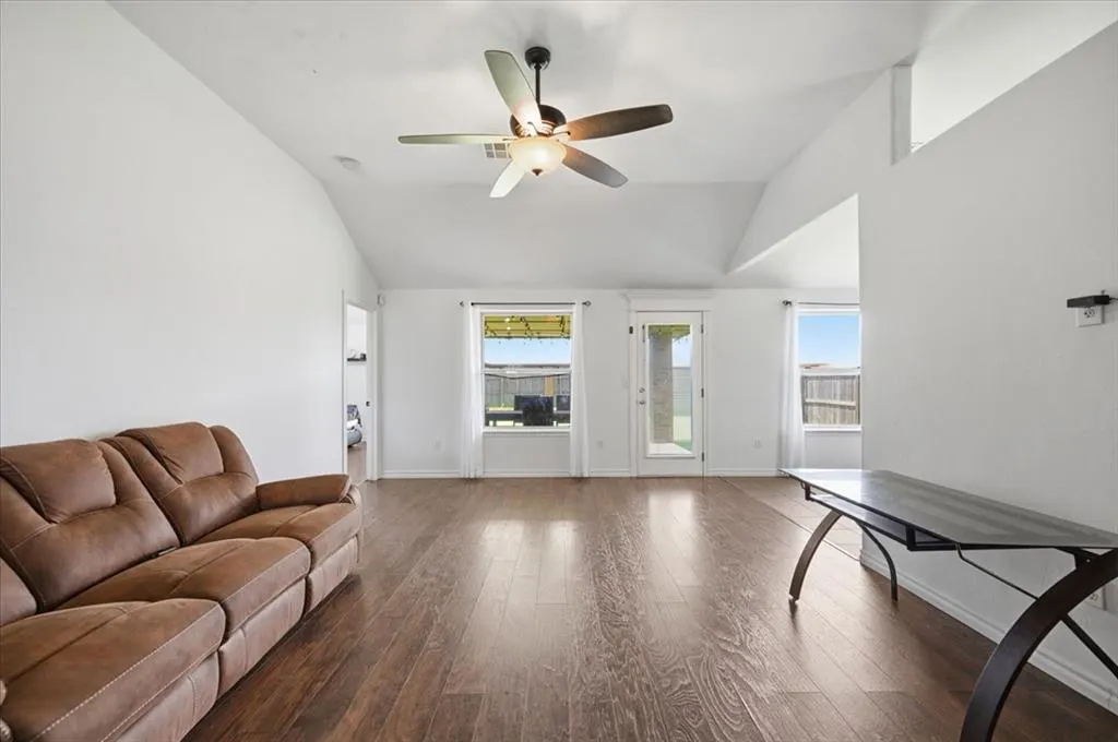 Photo 9 — 10716 SW 33rd Terrace, Yukon, OK 73099