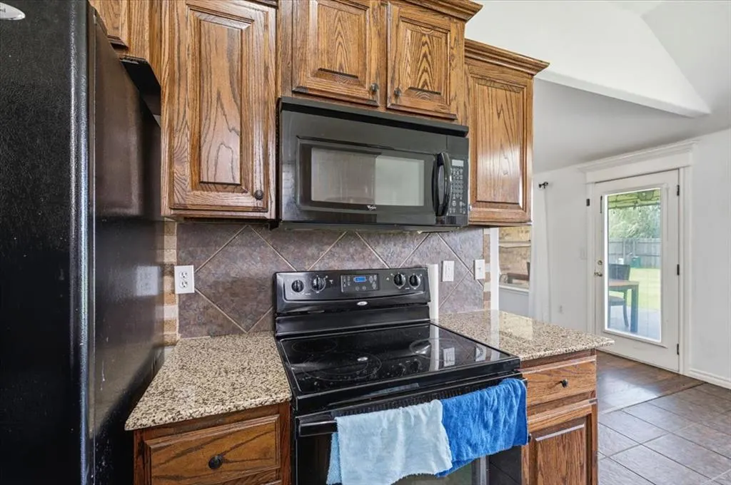 Photo 14 — 10716 SW 33rd Terrace, Yukon, OK 73099