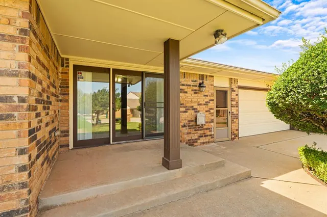 Photo 4 — 3508 Marston Circle, Oklahoma City, OK 73120