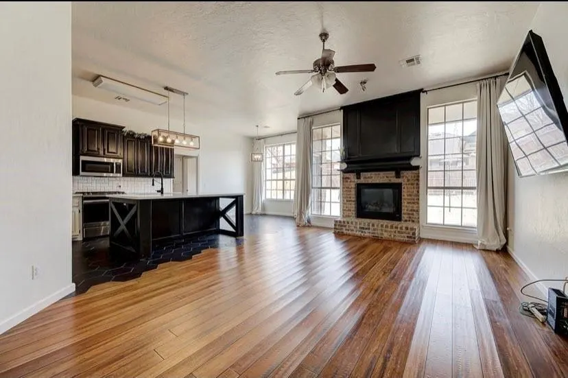 Photo 5 — 516 Allison Lane, Moore, OK 73160