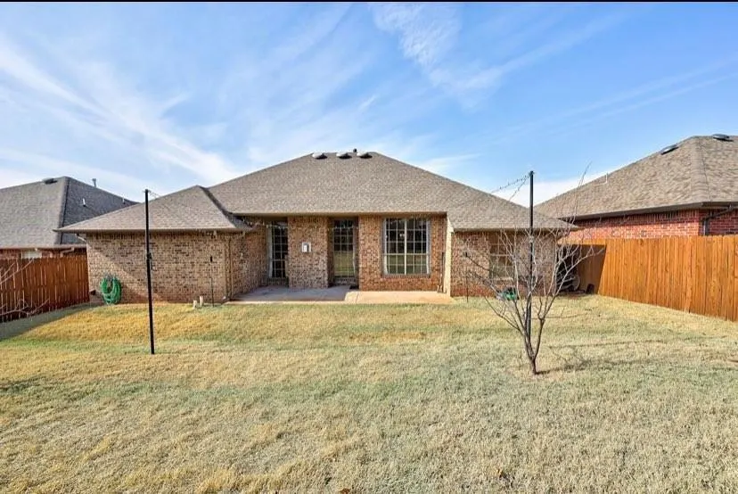 Photo 18 — 516 Allison Lane, Moore, OK 73160