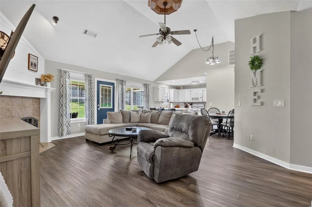 Photo 3 — 1820 Cherokee Trail, Choctaw, OK 73020