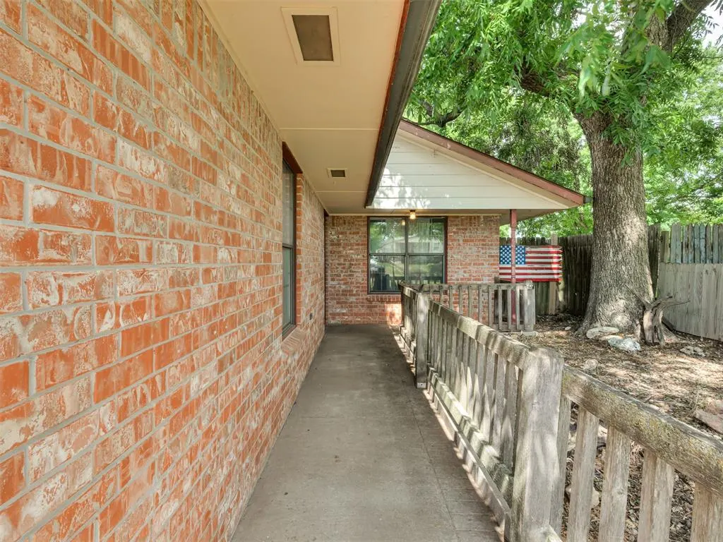 Photo 4 — 309 S Van Buren Avenue, Blanchard, OK 73010