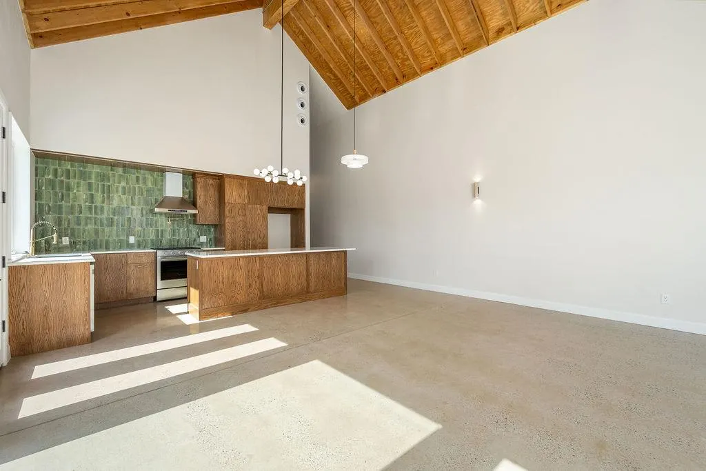 Photo 4 — 1504 NW 46th Street, Oklahoma City, OK 73118