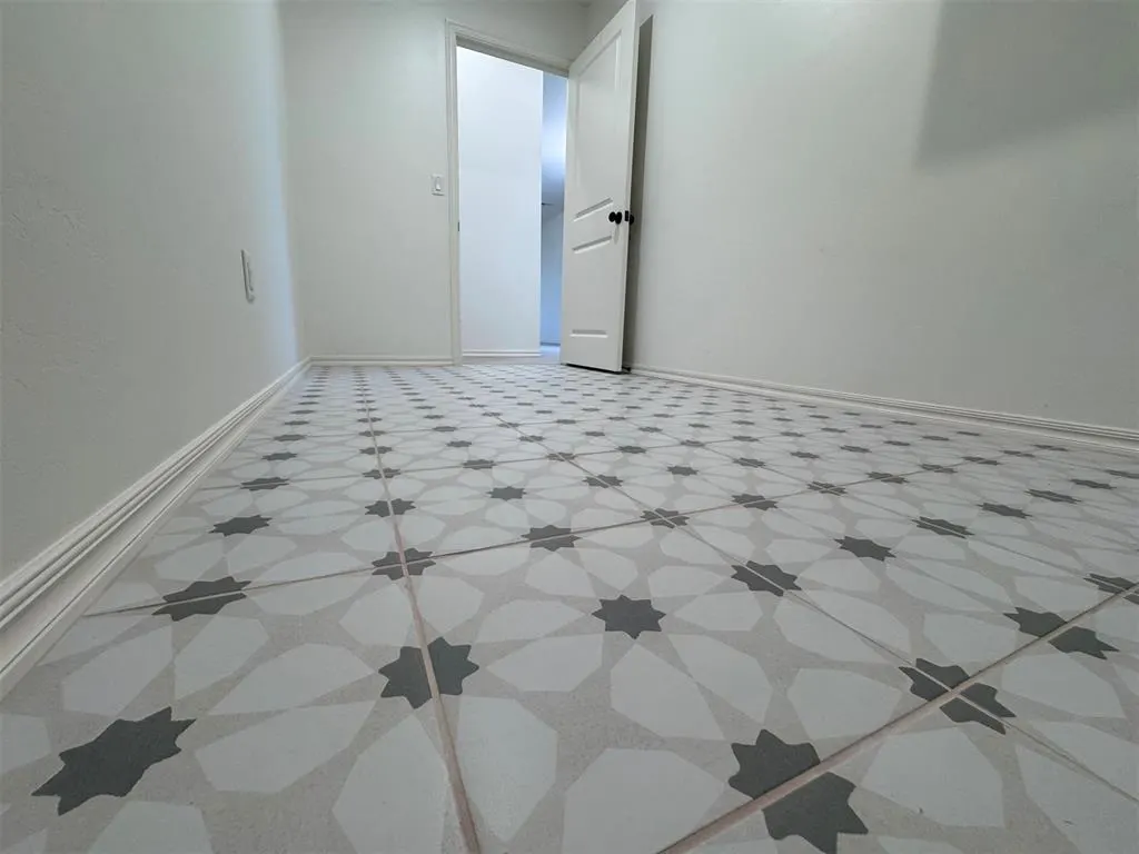 Photo 11 — 24955 Belmont Pass, Cashion, OK 73016