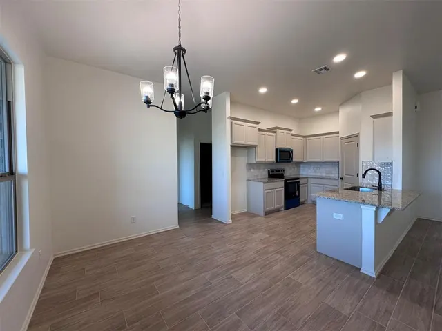 Photo 6 — 24955 Belmont Pass, Cashion, OK 73016