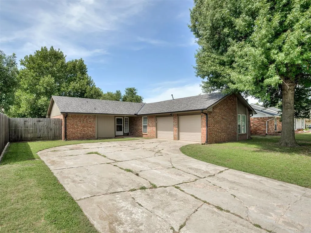 Front exterior — 3216 Greenwood Drive, Norman, OK 73072