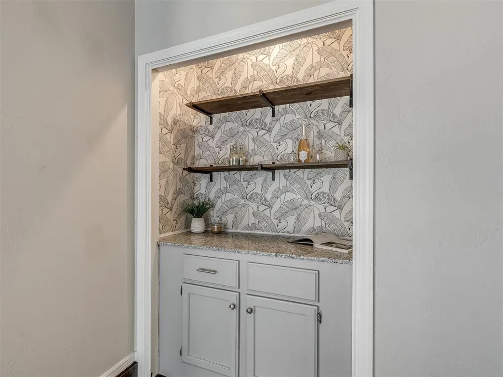 Photo 10 — 3216 Greenwood Drive, Norman, OK 73072