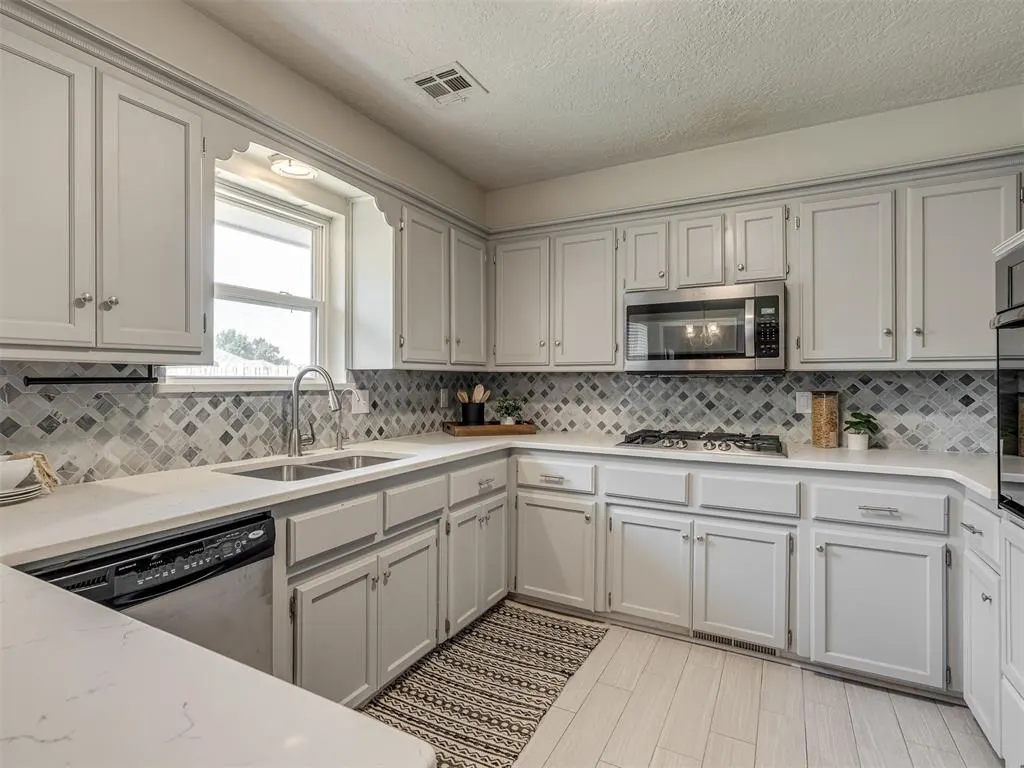 Photo 13 — 3216 Greenwood Drive, Norman, OK 73072