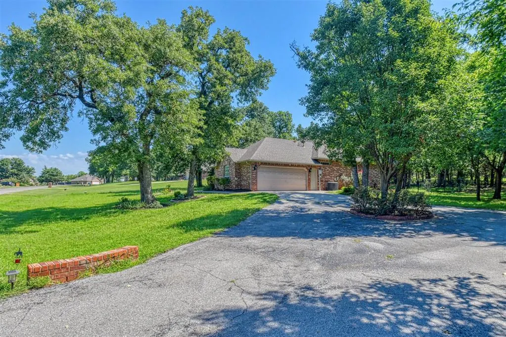 Photo 4 — 1408 Foxboro Lane, Blanchard, OK 73010
