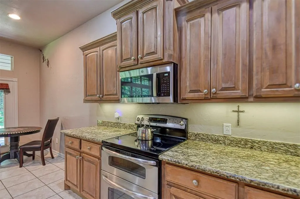 Photo 17 — 1408 Foxboro Lane, Blanchard, OK 73010