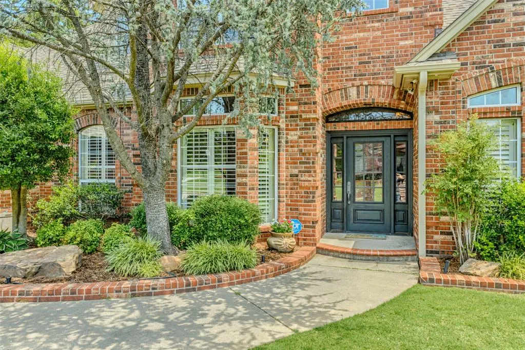 Photo 2 — 4808 South Lake Drive, Norman, OK 73072
