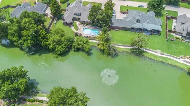 Photo 6 — 4808 South Lake Drive, Norman, OK 73072
