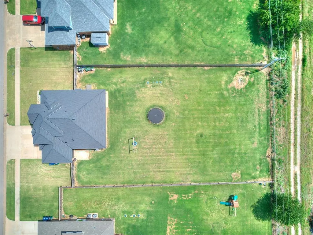 Photo 2 — 9517 Sullivan Avenue, Yukon, OK 73099