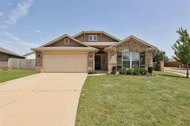 Front exterior — 19117 Hecho Drive, Edmond, OK 73012