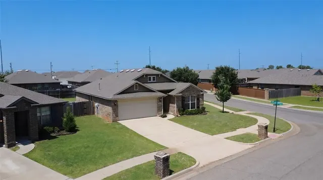 Photo 7 — 19117 Hecho Drive, Edmond, OK 73012