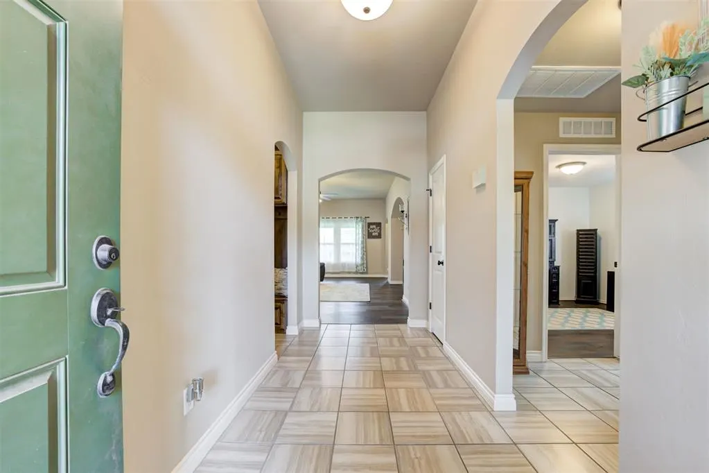 Photo 10 — 19117 Hecho Drive, Edmond, OK 73012