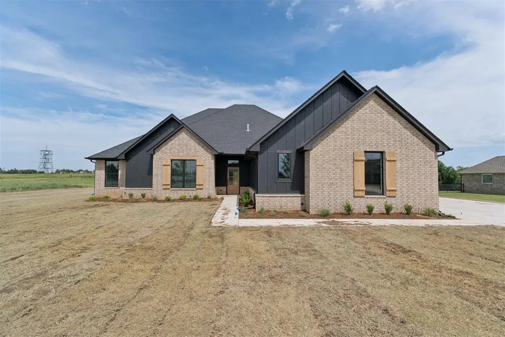 Front exterior — 9560 Regado Court, Guthrie, OK 73044