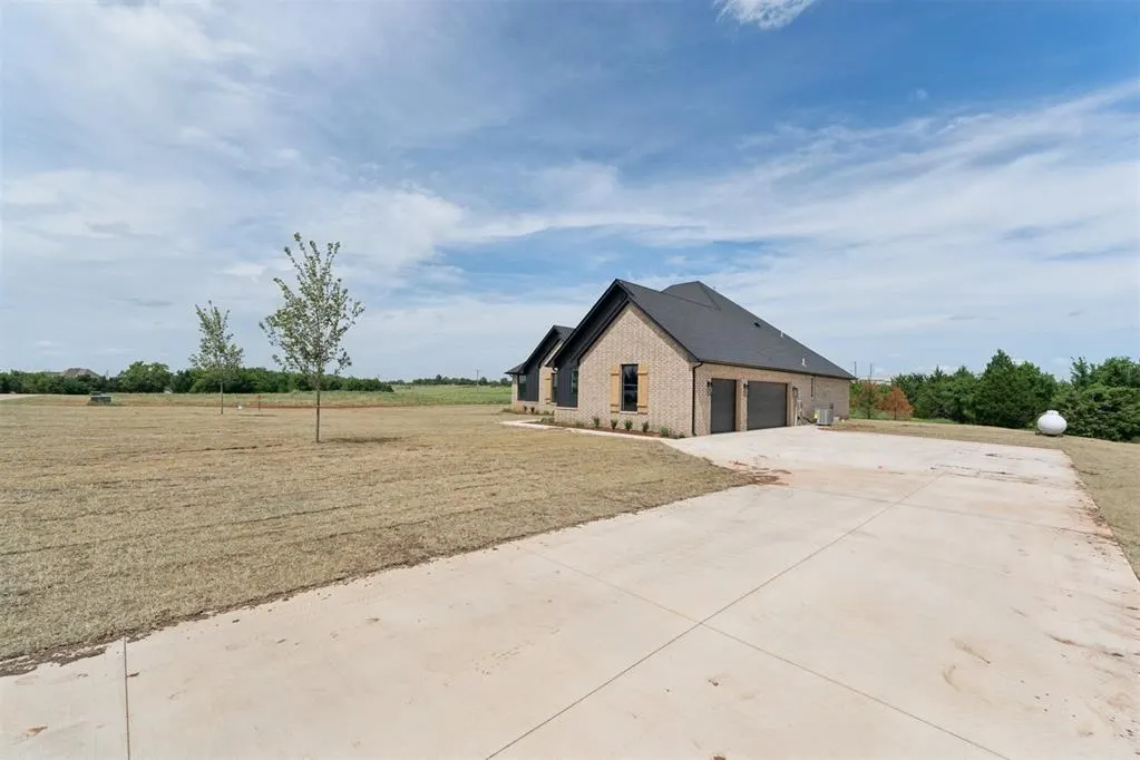 Photo 3 — 9560 Regado Court, Guthrie, OK 73044
