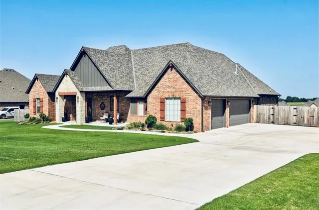 Photo 2 — 1236 Dorsi Court, Newcastle, OK 73065