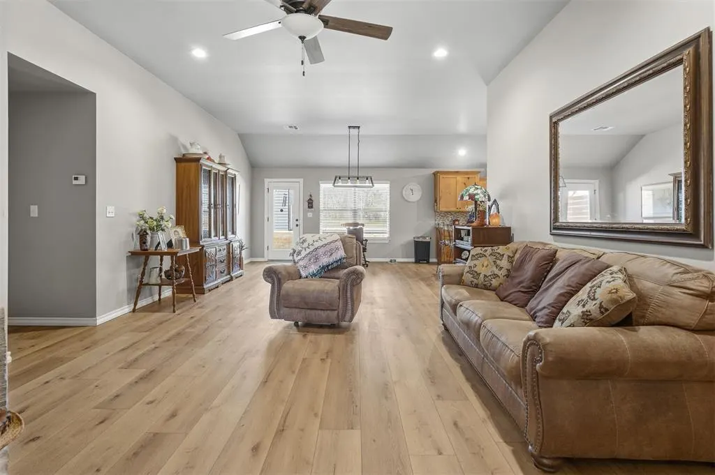 Photo 5 — 1707 N 4th Avenue, Purcell, OK 73080
