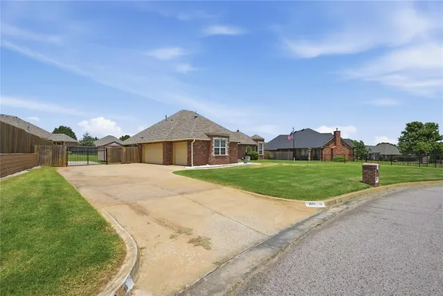 Photo 3 — 1610 Happy Valley, Shawnee, OK 74804