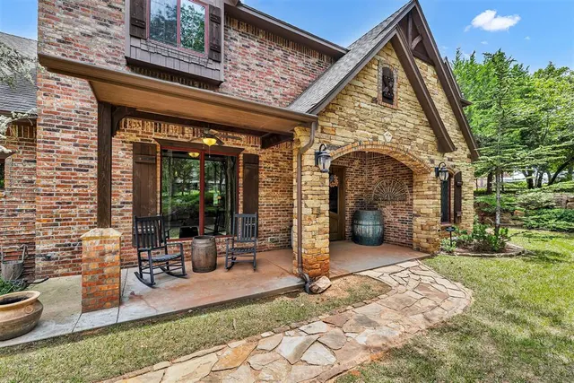 Photo 2 — 5000 Wheatley Way, Edmond, OK 73034