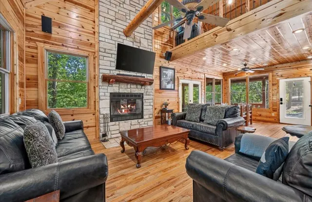 Photo 4 — 560 Southern Hills Circle, Broken Bow, OK 74728