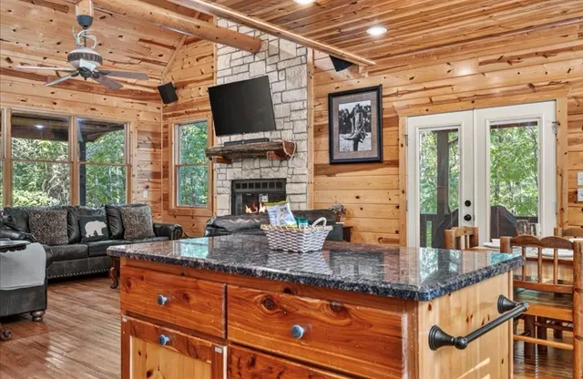 Photo 8 — 560 Southern Hills Circle, Broken Bow, OK 74728