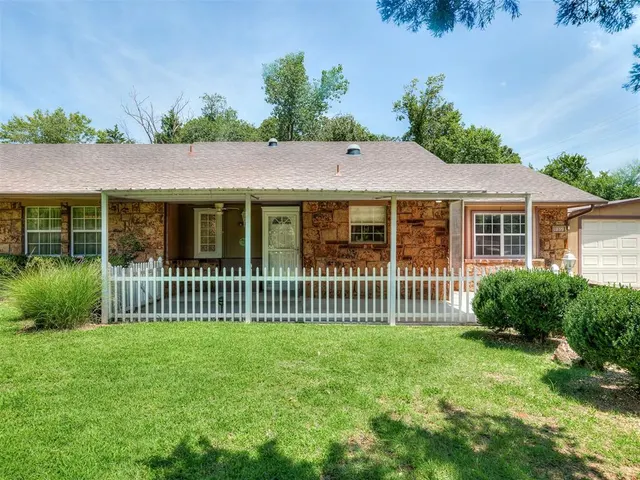Photo 3 — 1899 Williams Drive, Choctaw, OK 73020