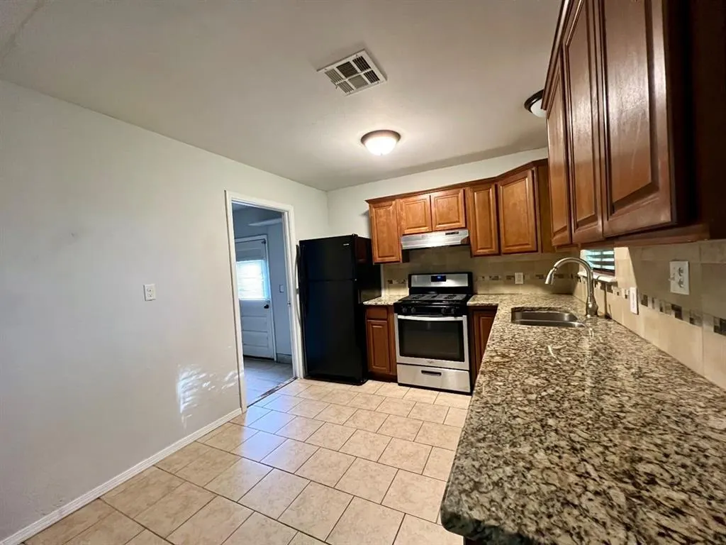 Photo 7 — 7400 S Drexel Avenue, Oklahoma City, OK 73159