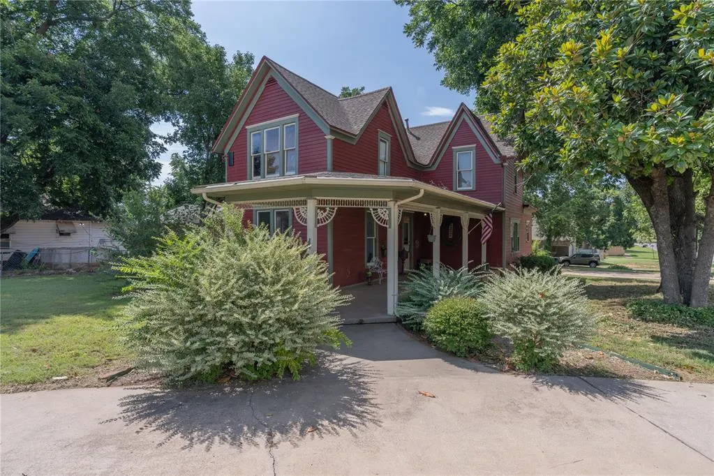 Photo 3 — 701 S 6th Street, Chickasha, OK 73018