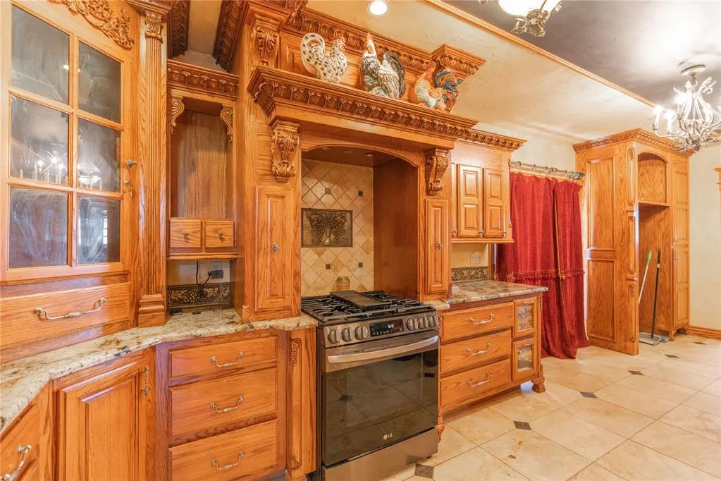 Photo 8 — 701 S 6th Street, Chickasha, OK 73018
