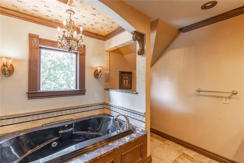 Photo 32 — 701 S 6th Street, Chickasha, OK 73018